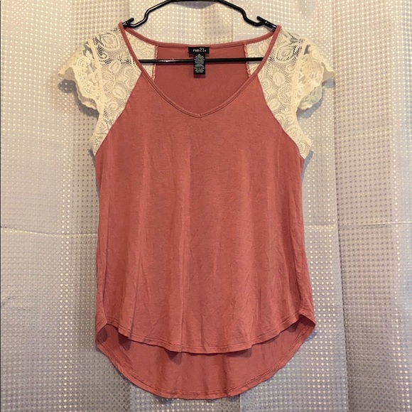 Rue21 Tops - EUC Rue 21 mauve shirt